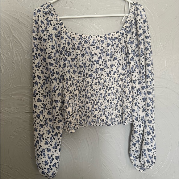 Women’s Floral Blue and White Blouse, medium - Picture 4 of 5
